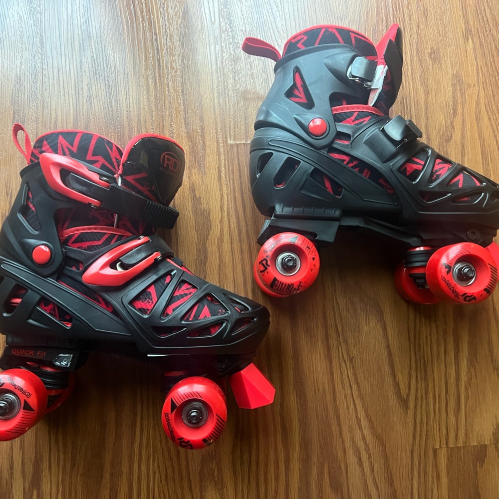 Boys Skates size 3-6 adjustable. Like New. One use.